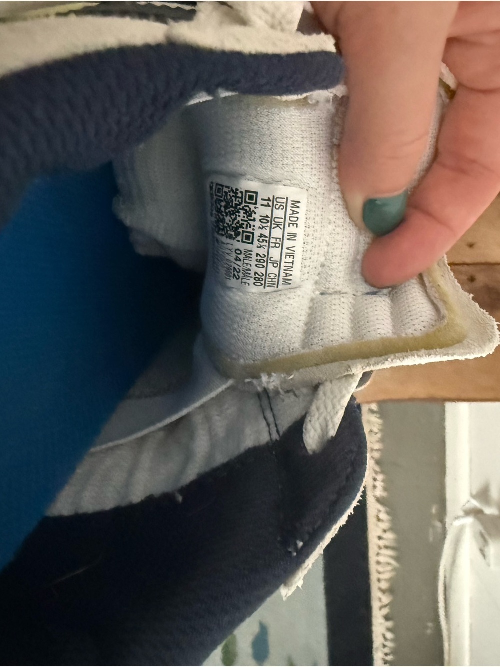 Adidas Busenitz Men’s White and Navy Court-Style Sneakers - Picture 7 of 7